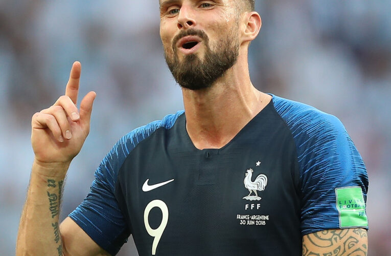 Olivier Giroud tiến tới lập kỷ lục ghi bàn cho tuyển Pháp