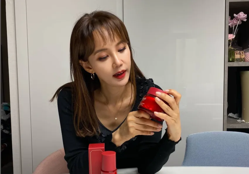 Oh Hyun Kyung duy trì vóc dáng