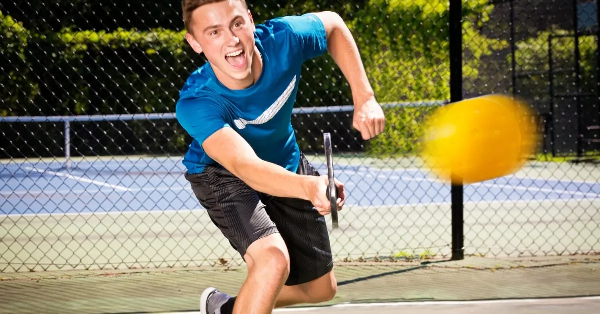 Cách Sử Dụng Chiến Thuật Đánh Trái Tay Phủ Đầu Từ Đầu Set Hiệu Quả