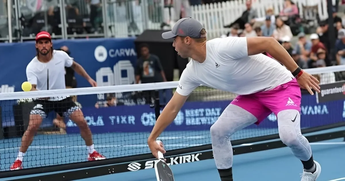 Cách Sử Dụng Chiến Thuật Đánh Trái Tay Phủ Đầu Từ Đầu Set Hiệu Quả