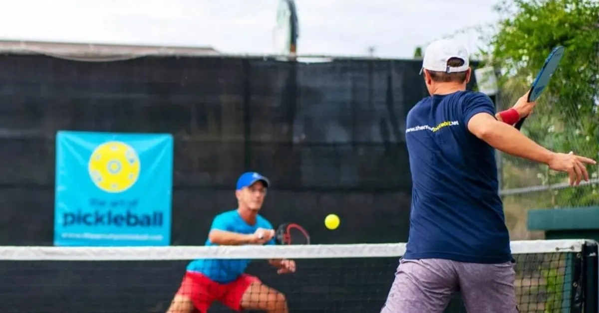 Cách Sử Dụng Chiến Thuật Đánh Trái Tay Phủ Đầu Từ Đầu Set Hiệu Quả