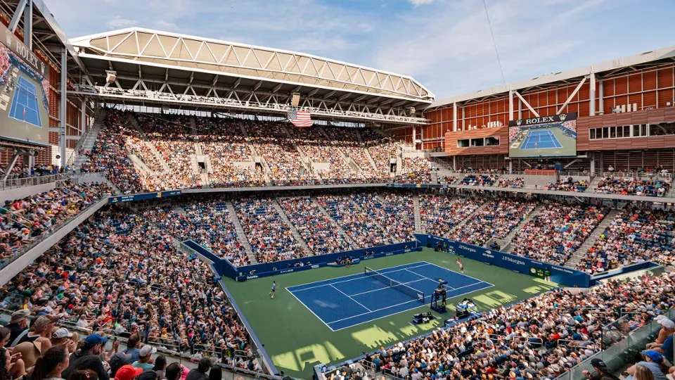 Khung cảnh giải US Open, nơi các maestro tennis và thương hiệu xa xỉ cùng tỏa sáng.