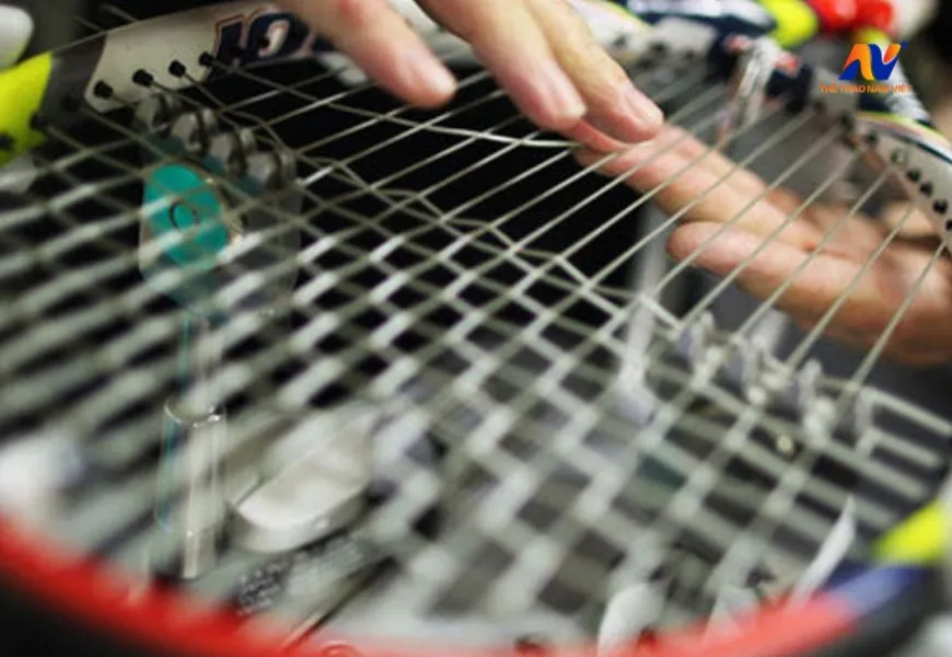Căng Dây Vợt Tennis Ảnh Hưởng Đến Hiệu Suất Thế Nào