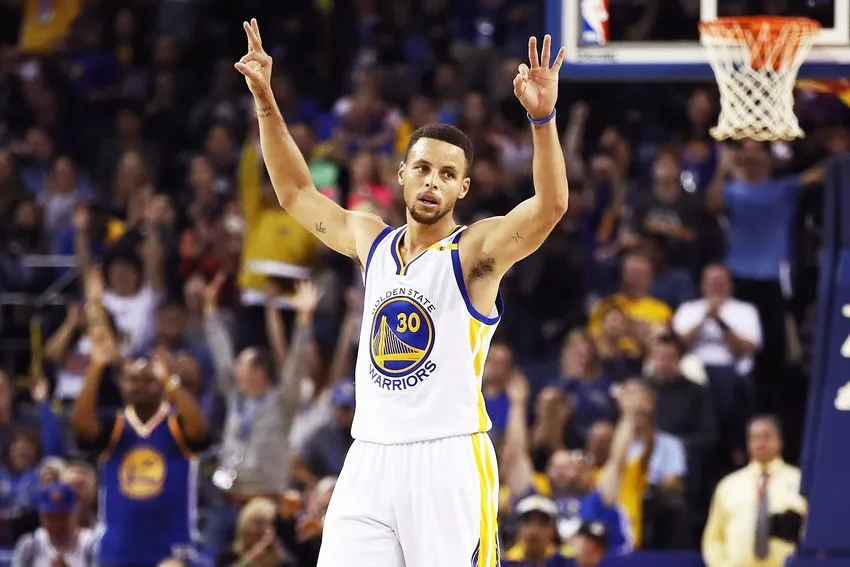 Kỹ thuật di chuyển dừng trong bóng rổ, giúp cầu thủ tạo khoảng trống hoặc nhận chuyền một cách hiệu quả.