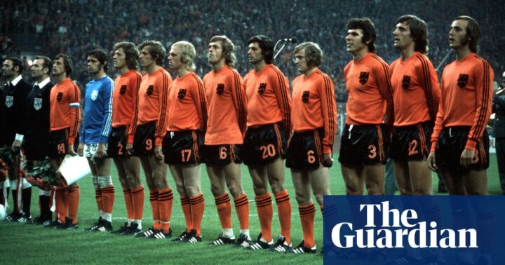 Sử Dụng Wing-back Trong Hệ Thống 3 Hậu Vệ: Chìa Khóa Chiến Thuật Hiện Đại