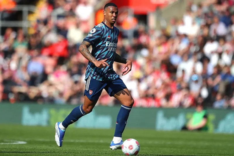 Gabriel Magalhaes - trung vệ khéo léo thường xuyên bị phạm lỗi