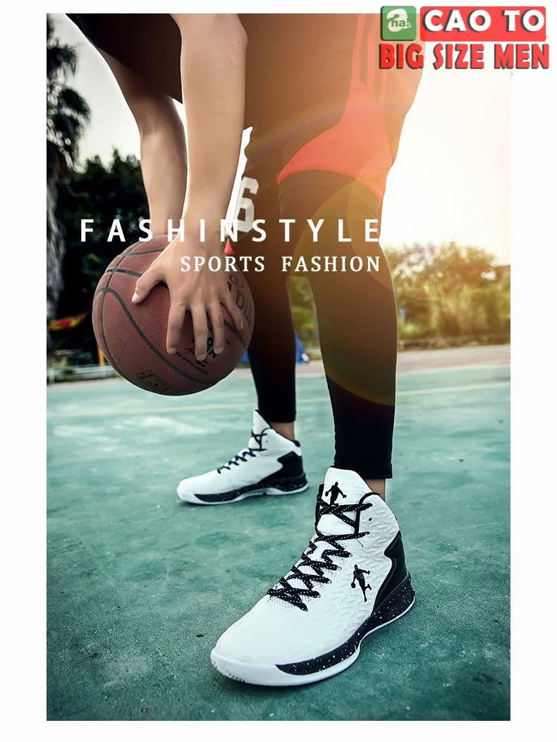 Giày bóng rổ với chất liệu bền bỉ, là lựa chọn thời trang cho những ai yêu thích sự mạnh mẽ