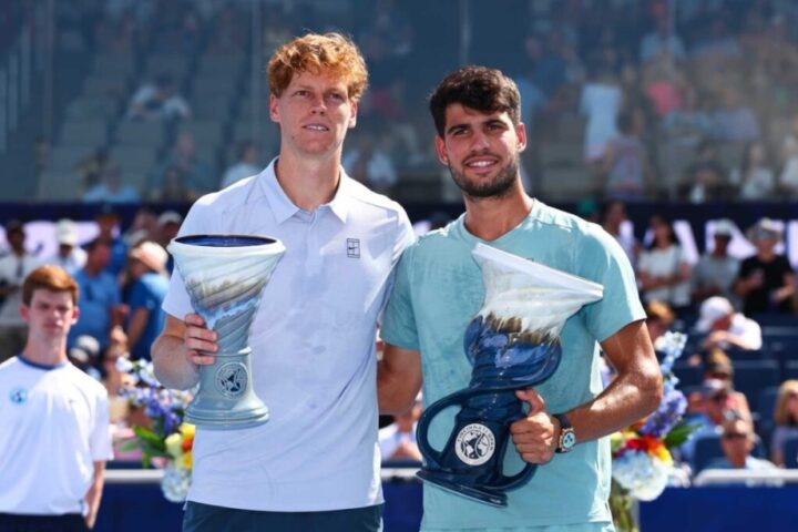 Phân Tích Chiến Thuật Theo Từng Mặt Sân: Cứng, Đất Nện, Cỏ