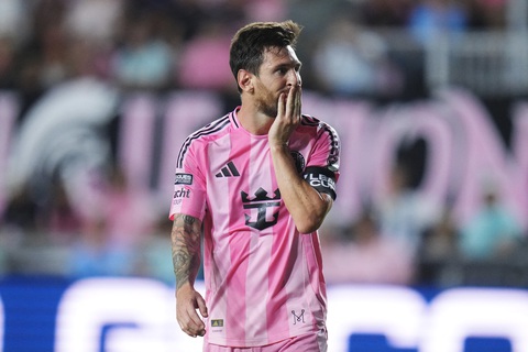 Sân Đá Bóng Tiếng Anh Là Gì? Giải Mã Thuật Ngữ Chuẩn Xác Cho Mọi Người Hâm Mộ