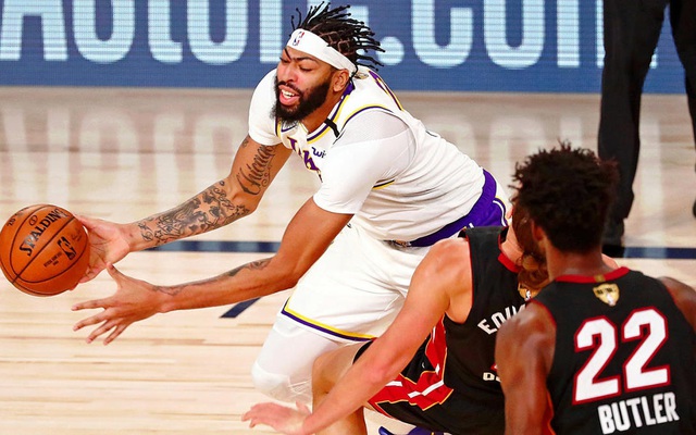 Cách Kết Hợp Giữa Phát Bóng Chiến Thuật Và Phòng Thủ Khu Vực Hiệu Quả