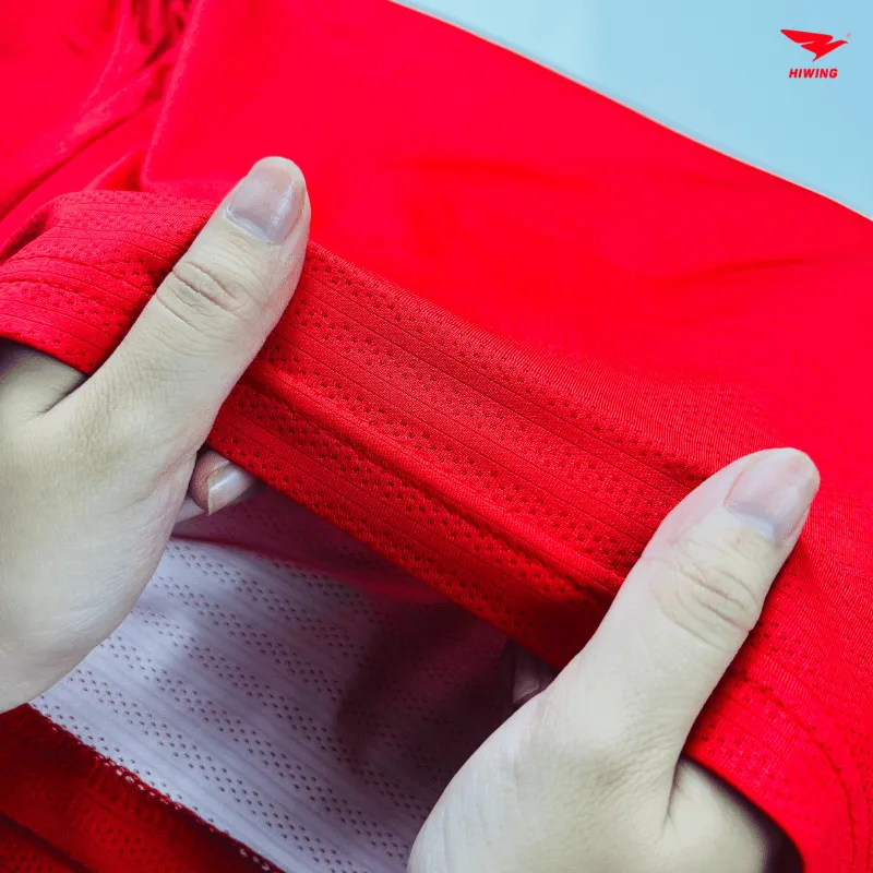 Vải Cooling Fabric mỏng nhẹ, thoáng khí, giúp người chơi duy trì vẻ đẹp tinh tế của từng pha bóng chuyền.