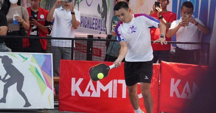 Nắm Vững Cách Kiểm Soát Bóng Và Điều Nhịp Trận Đấu Trước Tay Vợt Tấn Công Nhanh