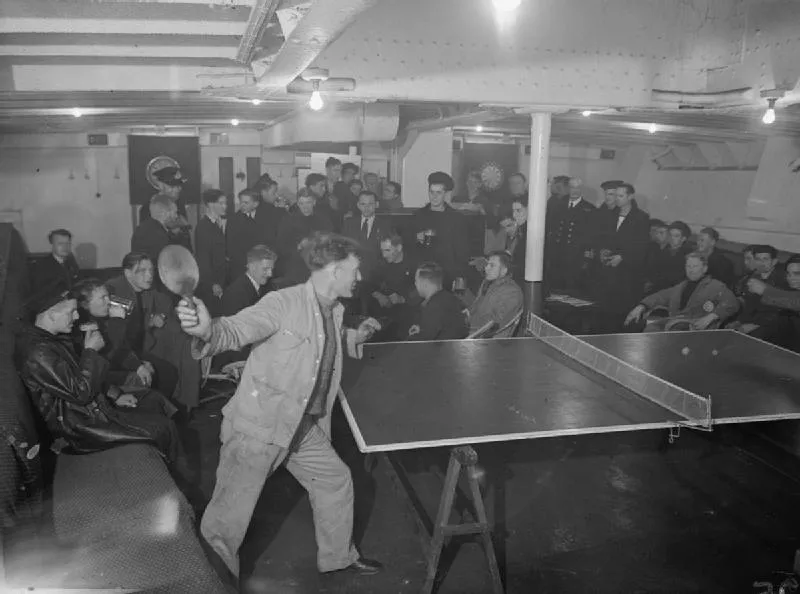 Hình minh họa những người chơi bóng bàn thời kỳ đầu ở Anh với lưới bóng bàn improvised