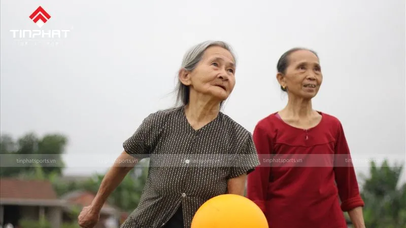 Lợi ích của bóng chuyền hơi đối với sức khỏe người chơi