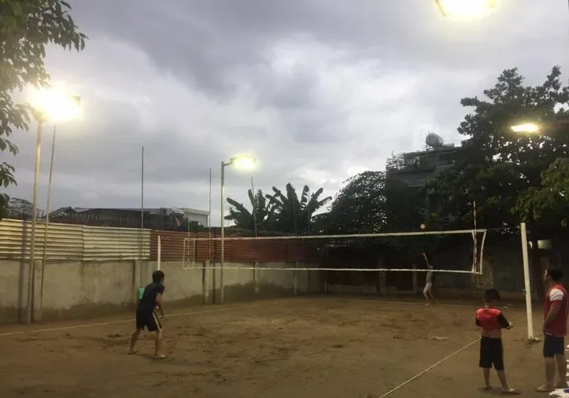 Niềm vui chiến thắng và tinh thần giao lưu của đội bóng chuyền phủi, thể hiện sức hút của bóng chuyền phủi là gì