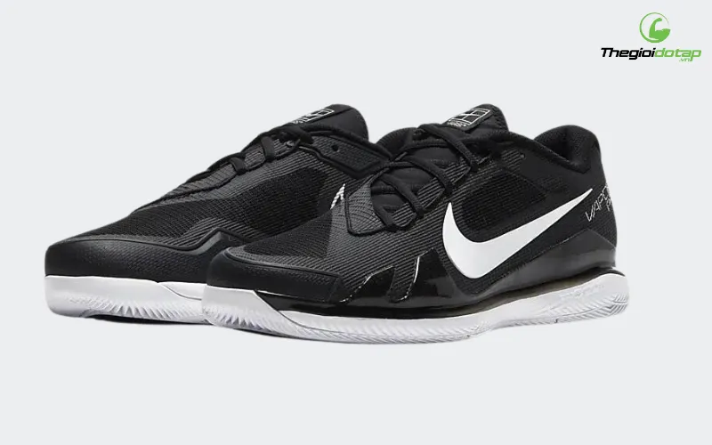 Giày tennis Nike Air Zoom Vapor Pro với thiết kế ưu việt, hỗ trợ tối đa cho các bài tập nâng cao khả năng di chuyển và bám sân nhanh nhẹn.