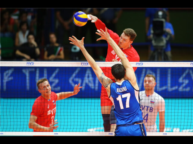 Phụ Công Trong Bóng Chuyền Là Gì: Vai Trò, Kỹ Năng Và Tầm Quan Trọng Vị Trí Trung Tâm