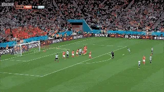 Pha đá phạt trực tiếp (free kick) trong bóng đá, một tình huống quan trọng ảnh hưởng đến pts