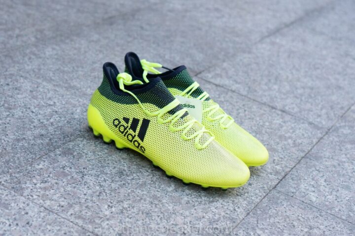 Giày Đá Bóng Tiếng Anh Là Gì? Khám Phá Các Thuật Ngữ Chuẩn Xác Giày Đá Bóng Tiếng Anh Là Gì? Khám Phá Các Thuật Ngữ Chuẩn Xác