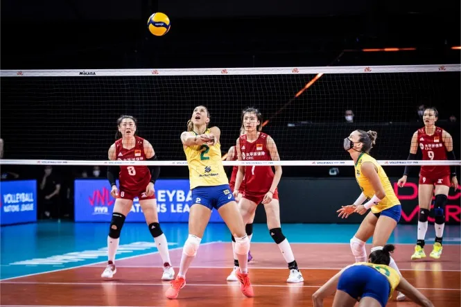 Học từ vựng bóng chuyền tiếng Trung là gì qua hình ảnh thực tế của trận đấu