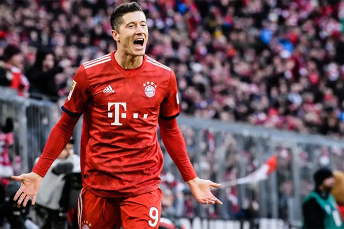 Robert Lewandowski ăn mừng bàn thắng trong màu áo Bayern Munich, khẳng định vị thế Robert Lewandowski – cỗ máy ghi bàn không thể ngăn cản.