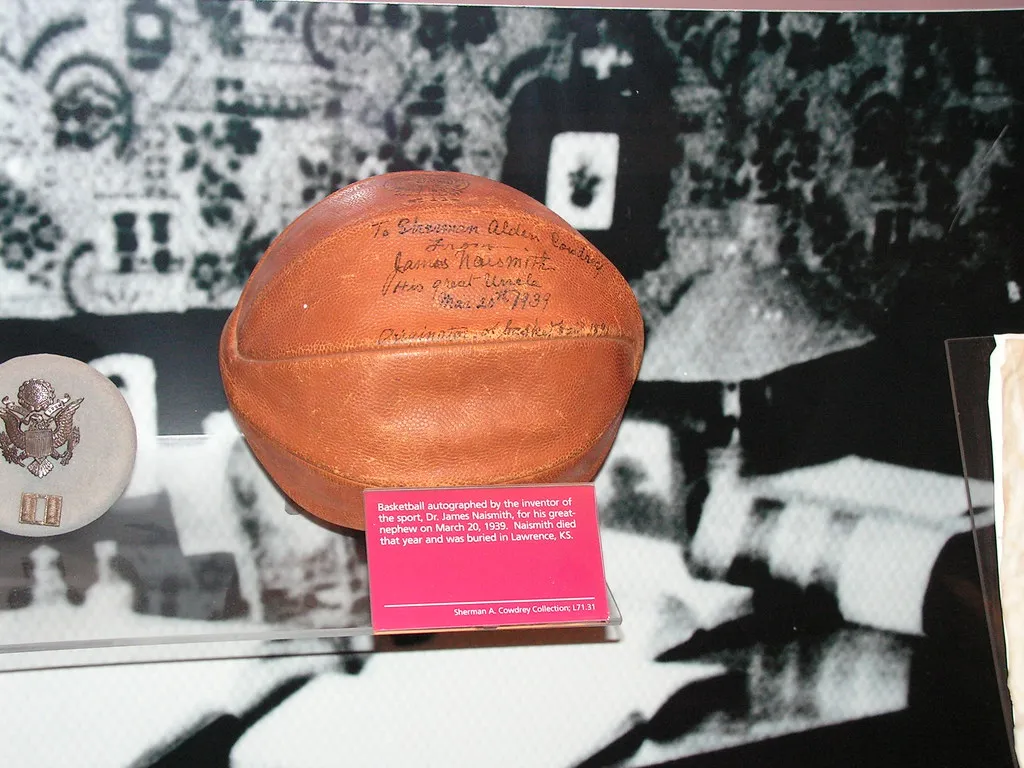 Mô phỏng rổ đào được sử dụng trong những trận bóng rổ đầu tiên do James Naismith sáng tạo