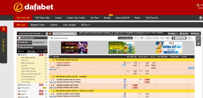 Người hâm mộ bóng đá theo dõi các trận đấu và kèo Tài Xỉu Over/Under