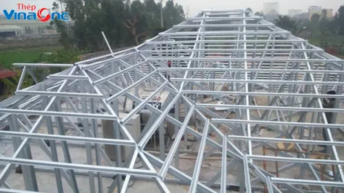Kèo Nhà Được Cấu Tạo Từ Thép Hộp Mạ Kẽm Chắc Chắn