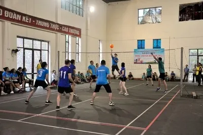 chiều cao lưới bóng chuyền