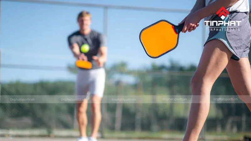 Bảng minh họa các mẹo luyện tập kỹ thuật đánh pickleball hiệu quả, bao gồm cả các bài tập chuyên sâu để thành thạo kỹ thuật drop shot khéo léo để tạo bất ngờ cho đối phương.