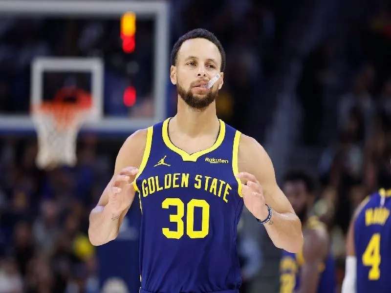 Stephen Curry, xạ thủ ba điểm xuất sắc nhất NBA