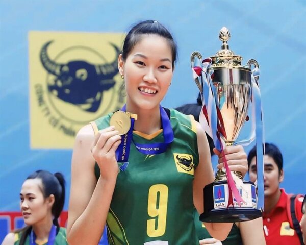 Mạnh Thần Bóng Chuyền Là Ai: Giải Mã Huyền Thoại Sân Đấu Và Tầm Vóc Của Người Chiến Thắng