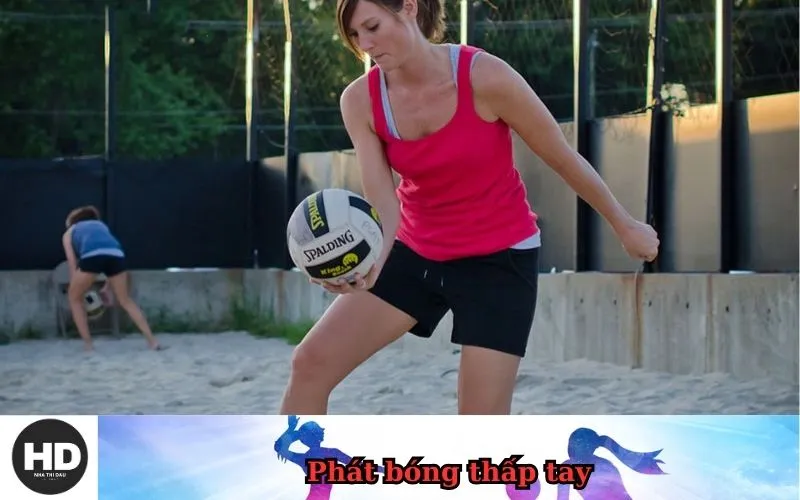 Phát bóng thấp tay, một phần của cách kết hợp chiến thuật giao bóng ngắn và dài để phá nhịp đối thủ