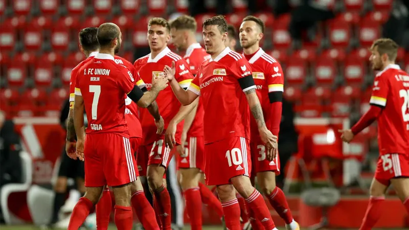 Các Cầu Thủ Ăn Mừng Bàn Thắng, Hỗ Trợ Đồng Đội Để Có Poker