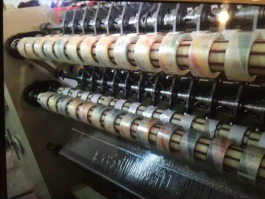 Quy trình phân tích caá kèo chuyên nghiệp, tương đồng với dây chuyền sản xuất băng dính chất lượng cao.