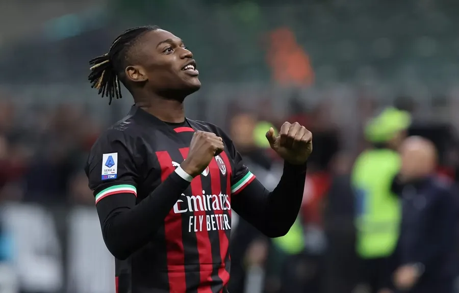 Rafael Leao, tiền đạo đầy tốc độ của AC Milan, nổi bật trong danh sách top cầu thủ chạy nhanh nhất thế giới