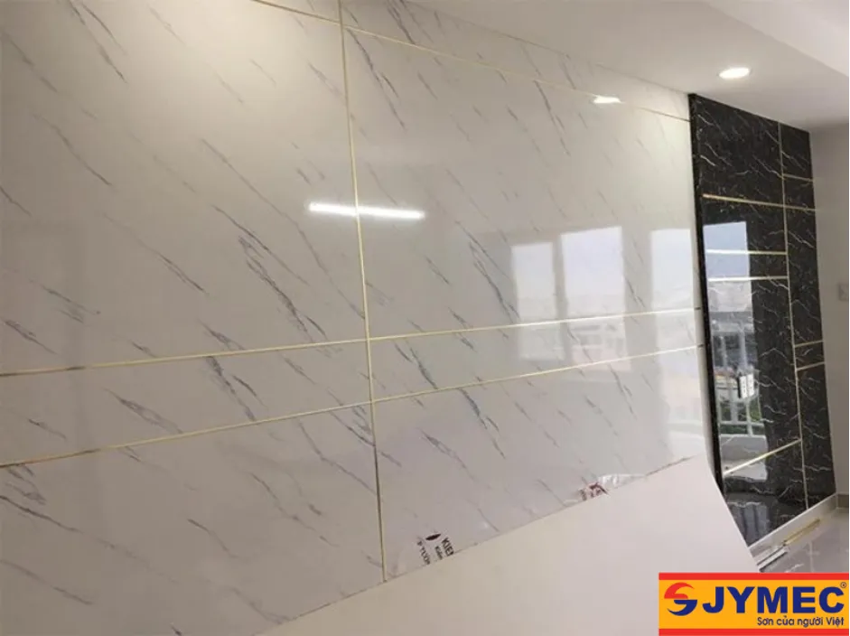 Phủ bóng bề mặt giả đá cho tường, một lớp bảo vệ vững chắc như thể lực của cầu thủ khi đá bóng liên tục