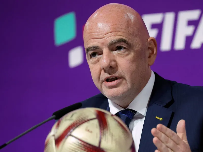 Chủ tịch FIFA Gianni Infantino và lập trường về thẻ xanh trong bóng đá