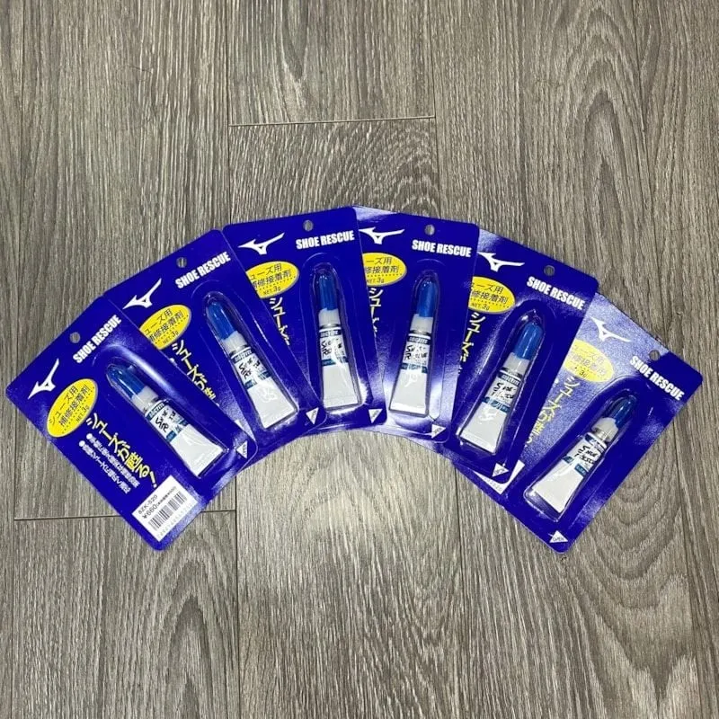 Keo dán giày đá bóng Mizuno chất lượng cao