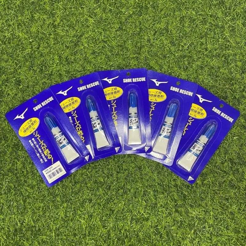 Tổng hợp các loại keo dán giày đá bóng tốt nhất