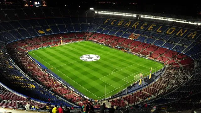 Sân vận động trong tiếng Anh là gì?