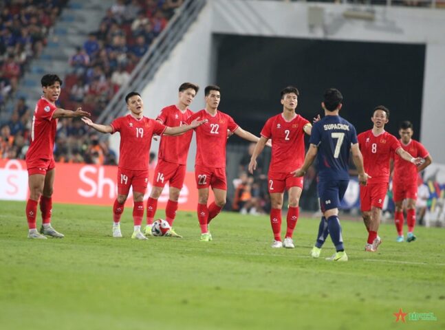 Bóng Đá Thế Giới Nói Gì Về Việt Nam: Bài Học Từ Tình Huống Fair Play Gây Tranh Cãi