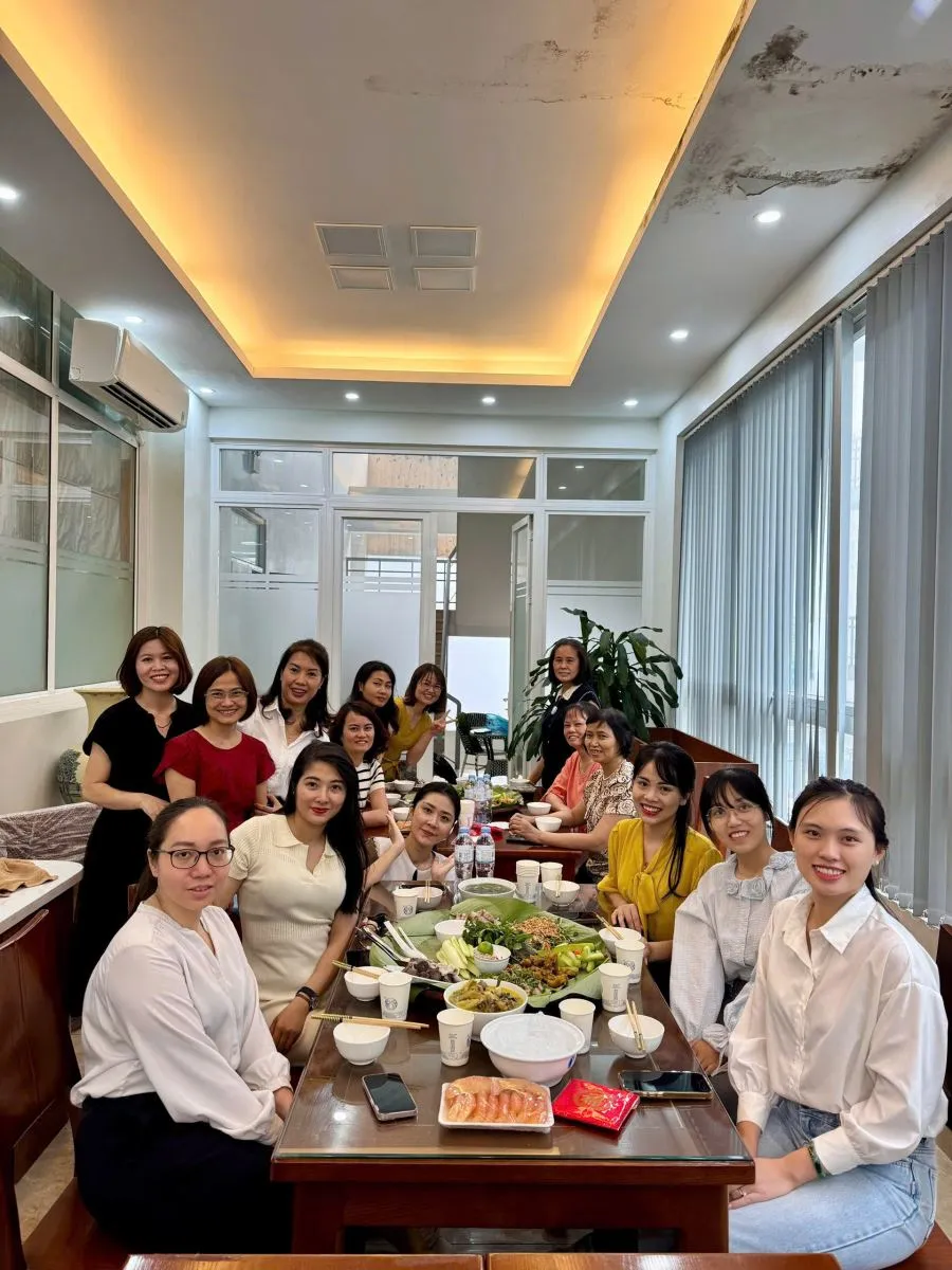 Phòng Tài chính - Quản trị tham dự bữa cơm Công đoàn, xây dựng tình đoàn kết, hy vọng thắng lớn từ giấc mơ.